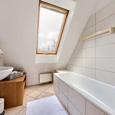 Goscinne Trebunia Проживание в семье